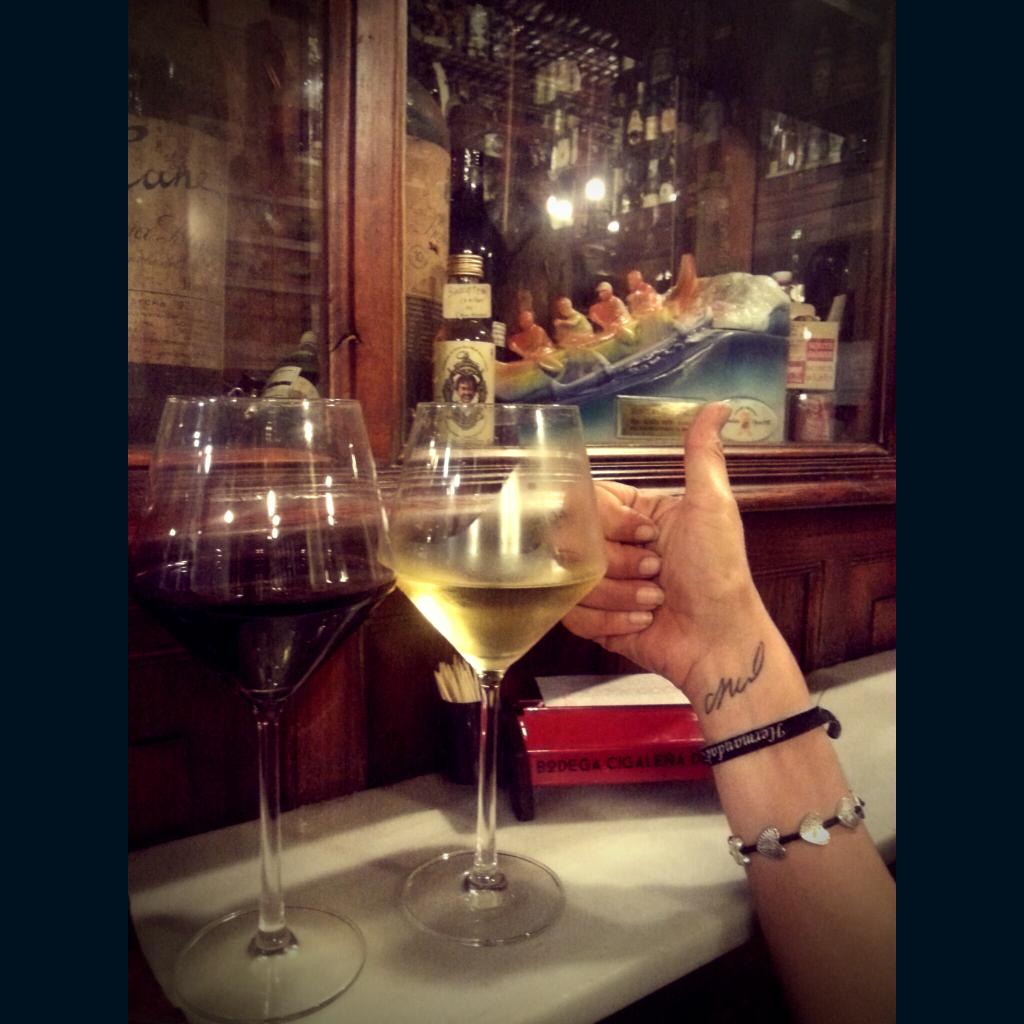 Rosee71's tweet photo. @Sergio6Monforte @capasicos @canto_lola saluditos desde Santander!! 😚 😚 😚 😚 http://t.co/AYKGtJVD3T