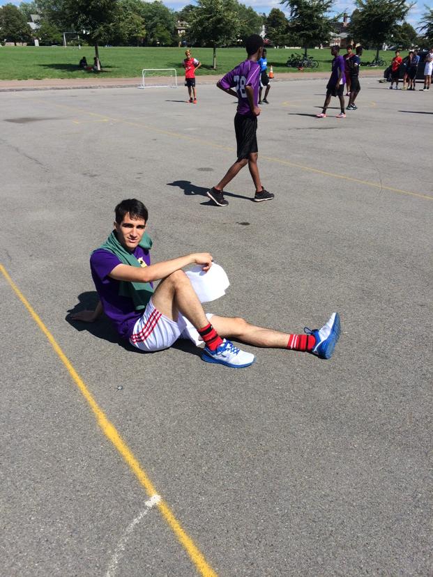 MateoEsco23's tweet photo. Coach Ahmed looking over stats... Or posing @WSSoccerBflo @yemensoccerclu1 http://t.co/b6jd3QWEC9