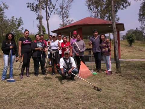 SergioReyesRs's tweet photo. Apoyando a Líderes y Amigos de Col. La Quebrada en poda dentro del parque el Colibrí #VinSo Por un Bien en Comun... http://t.co/N2Z4jgGw5o