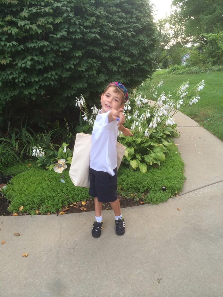 jgersonod's tweet photo. First days of school: high school, middle school &amp; kindergarten. http://t.co/WwapPgcSNg