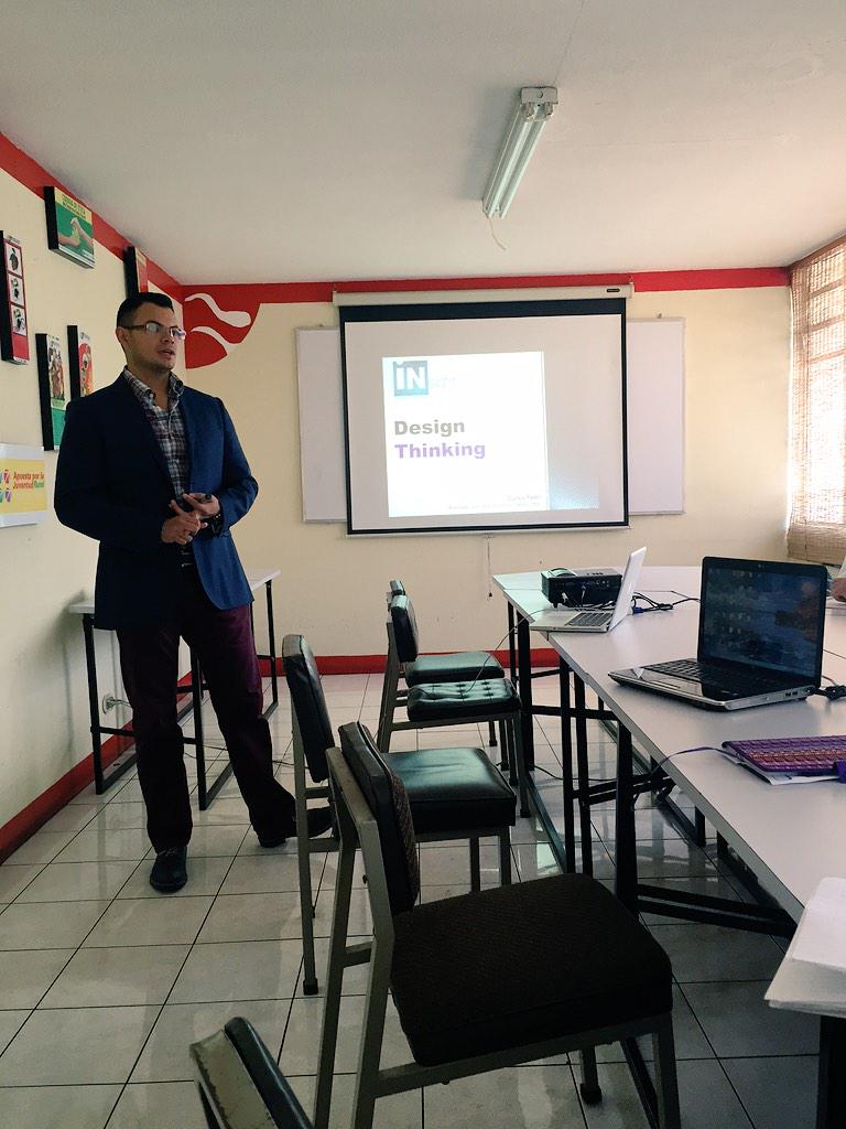 SomosInsight's tweet photo. Brindando taller de Design Thinking para grupo de empresarios rurales gracias a AGER #Innovación #AGER http://t.co/l5zTNHYvXU