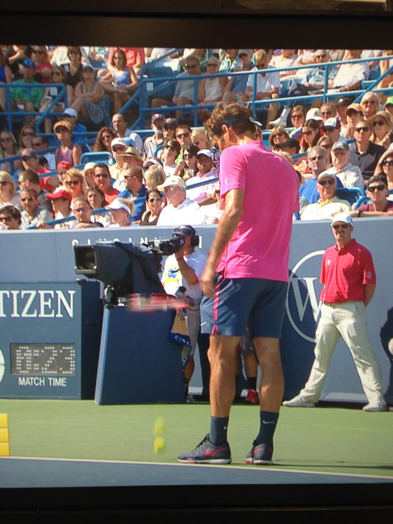 SportsKitStyle's tweet photo. Nice to see #rogerfederer rocking the pink shirt again #fashionguru #CincinnatiMasters http://t.co/PuQpJ8tQCv