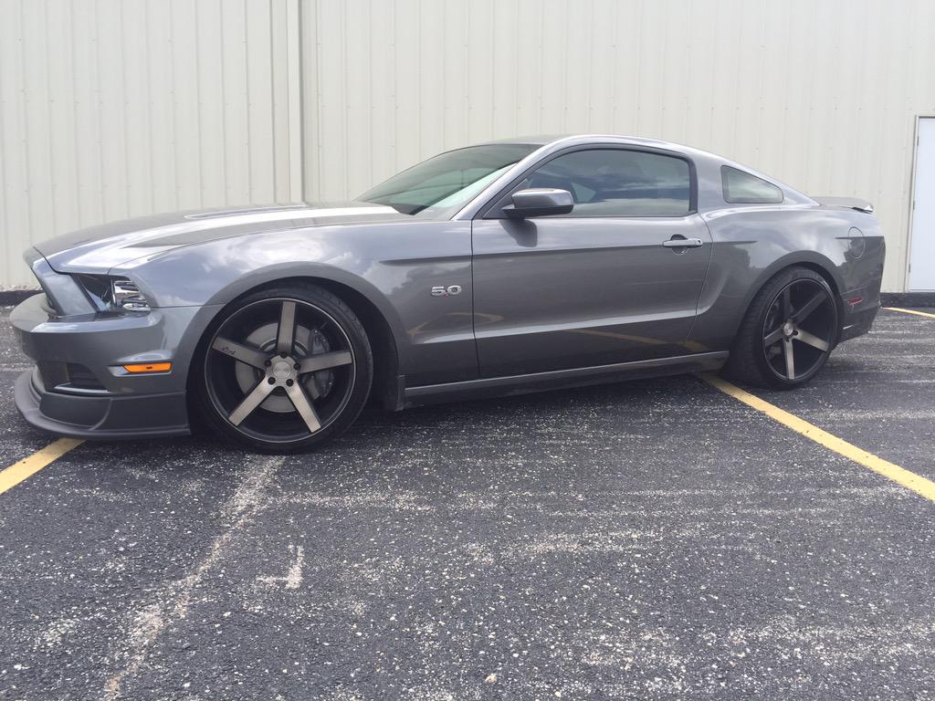 dailymustangs's tweet photo. #WeekendSubmissions Top 5: Number 2 is this clean 5.0 from @DavidGatlin_60! Those wheels though. http://t.co/6wu0OE3L1x