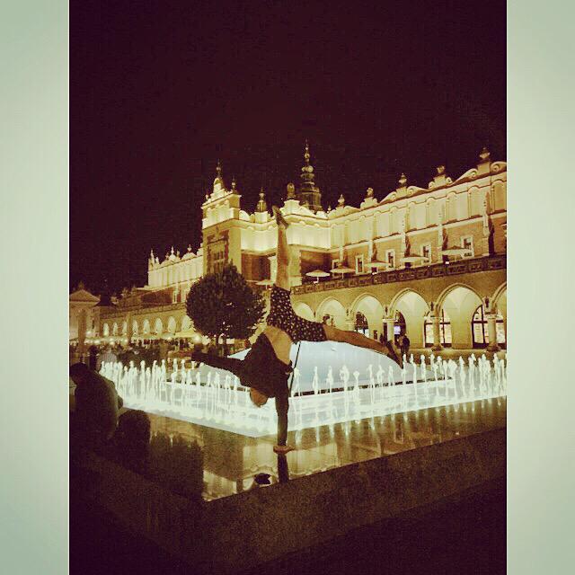 Awesome time in Kraków #travel #handstand