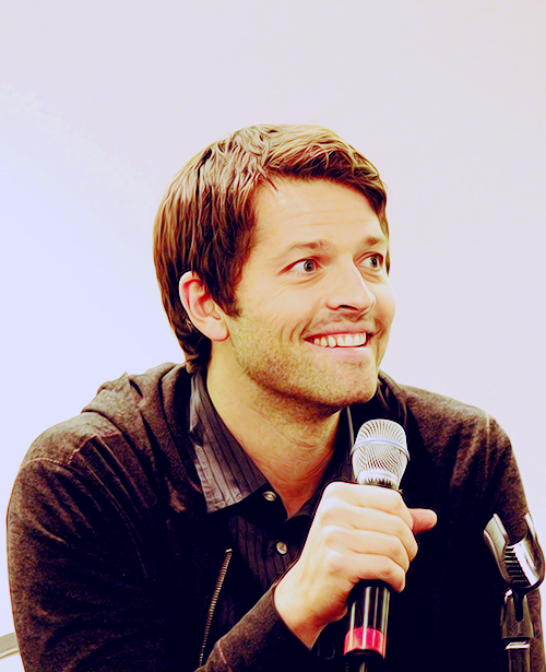 Misha said i saw. Миша Коллинз. Миша Коллинз руки. Миша Коллинз милый. Миша Коллинз новый год.