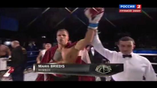 Sportacentrs's tweet image. Video: Briedis piektajā raundā nokautē Čaru ejuz.sc/BwzXTG