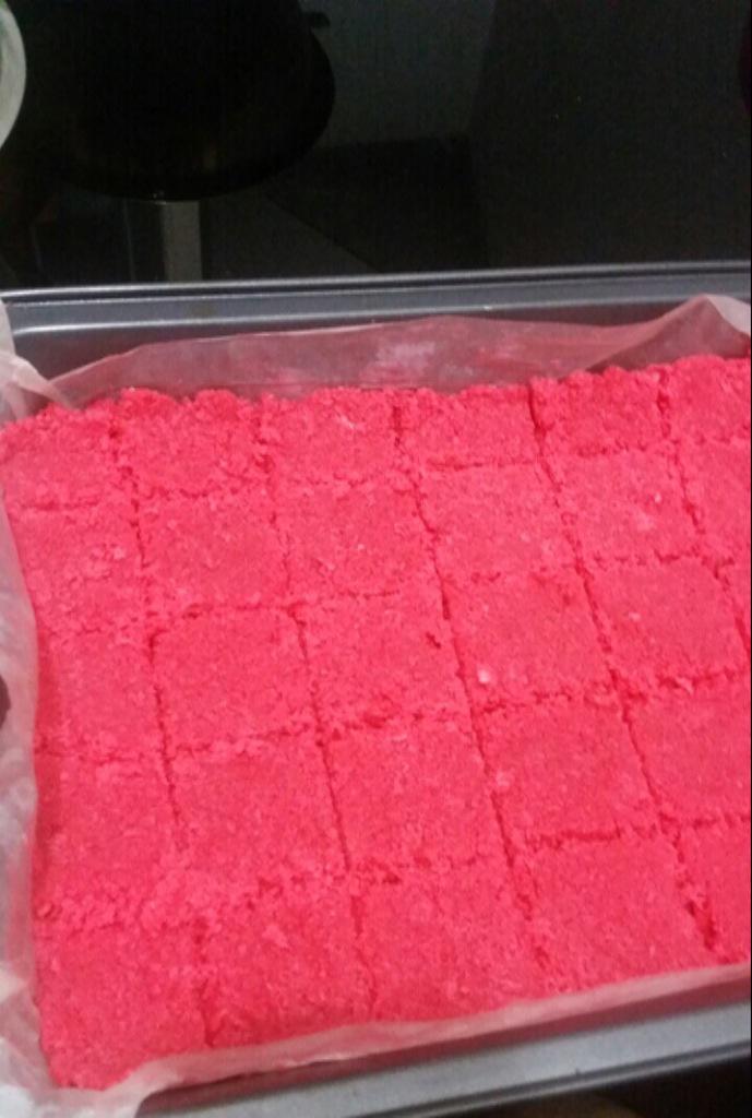 ScrewPineMV's tweet image. Your Coconut on the rocks MP @evattey Ready steady #coconutrocks #screwpine #FoodPorn 😋😋🍴