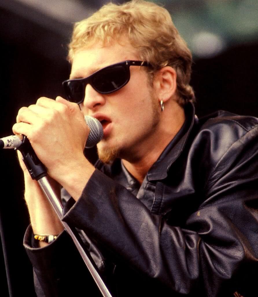 Happy birthday Layne Staley. You\re responsible for one of my all time favorite albums ever. Thanks man. RIP 