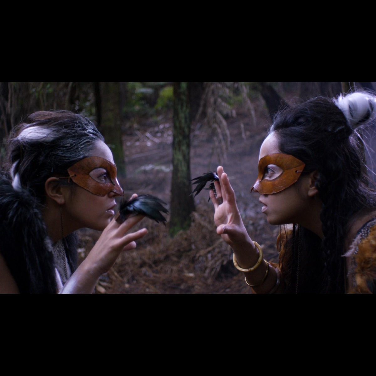 shapeshifternz's tweet photo. #SSXUB Solitaire video premiering 8pm TONIGHT!!! http://t.co/R3XIvX21Sa