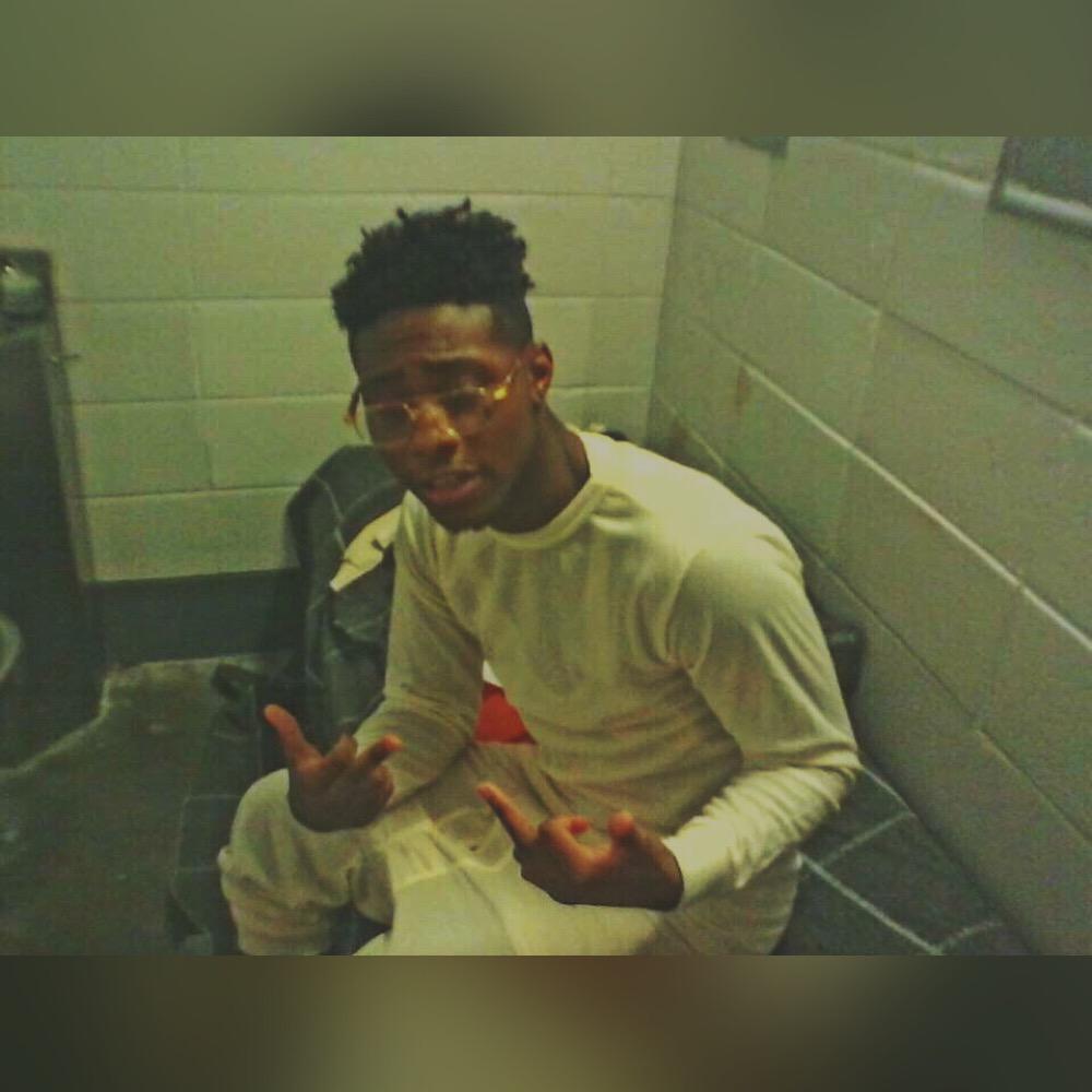 YSL_COOLISTACKZ's tweet photo. Name another young nigga nigga that's doin it like me inna slammer #FREEME COOLI COOLI BABY BLAATT BLATT . http://t.co/yw9QVV3q4s