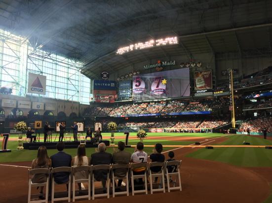 #Astros add a <a href="/SunshineKidsOrg/">The Sunshine Kids</a> star to Craig Biggio's retired number 7 at #MMP. #BiggioHOF