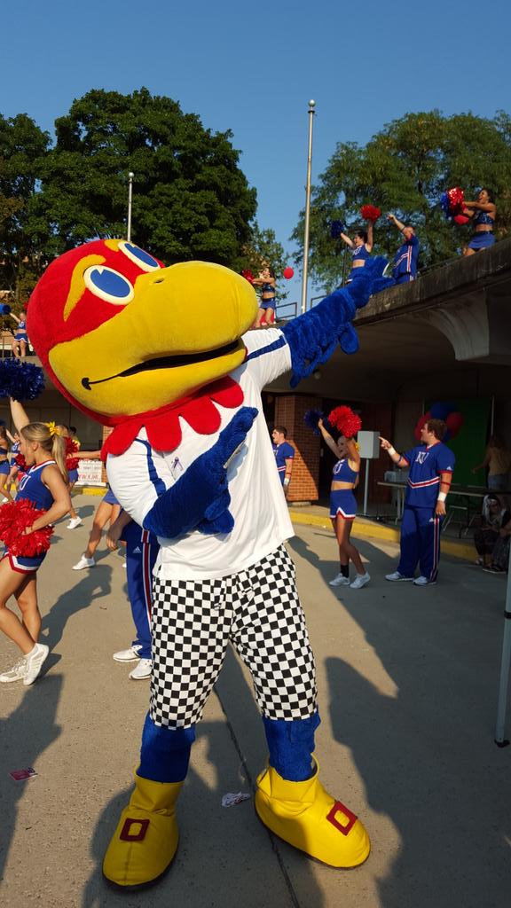 KUBigJay's tweet image. Getting the crowd excited at #Hawkfest