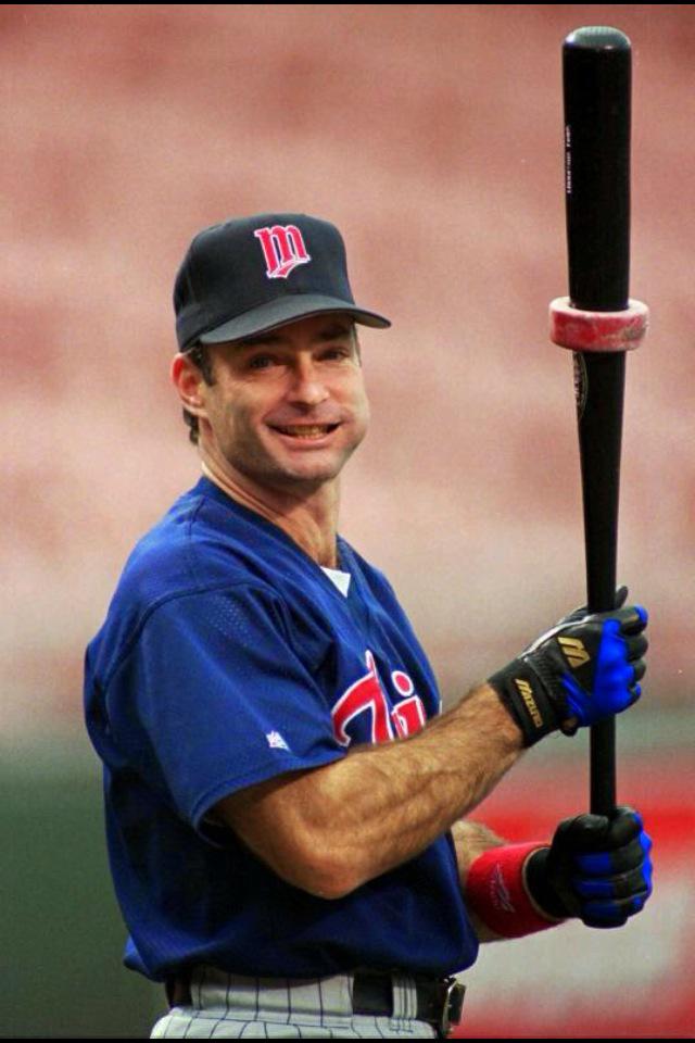 Happy 59th birthday to Paul Molitor! Come on boys, go get a win for your manager!! 