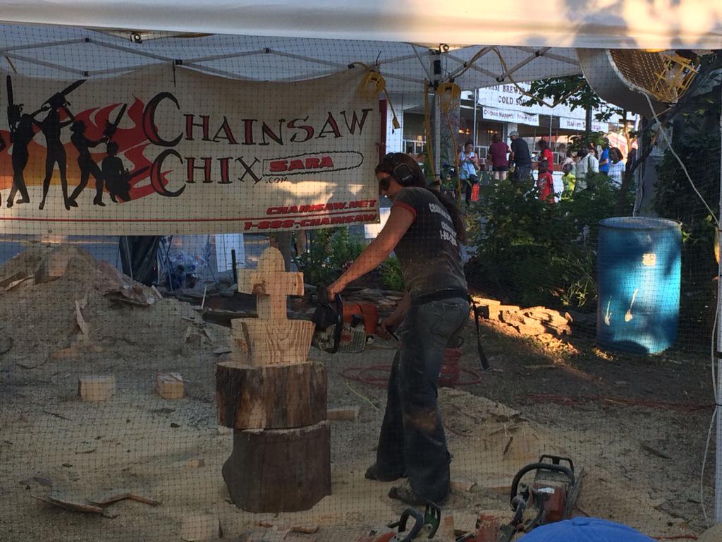 SenatorKaren's tweet photo. Love seeing the Chainsaw Chix at the Montgomery County fair! @chainsawchix http://t.co/oE8pRlB5l5