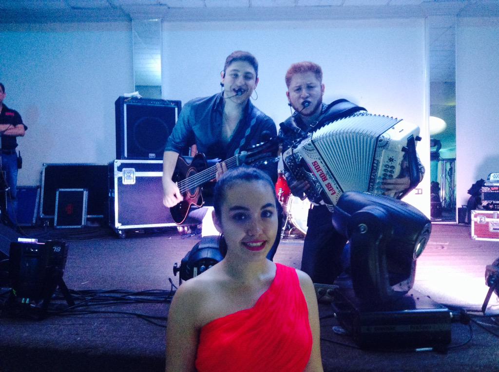 19_amcs's tweet photo. Con los Rojos http://t.co/l3Rg7OUVHd