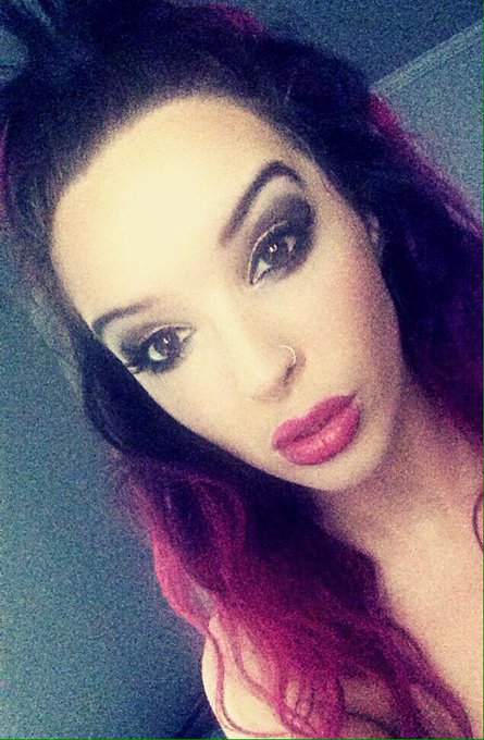 My hair is pink now!! 💋💋😈 http://t.co/6rYCuchiCJ<a href="/tag/mood"class="tags"><span>#mood</span></a>