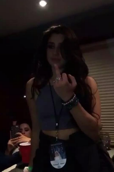 sonzadoce's tweet photo. "fifth harmony vai perder" #WorthItVMA http://t.co/Xg3v6GLz6a