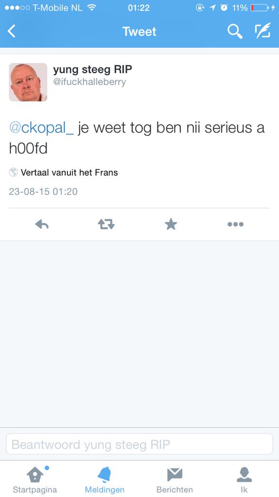 ckopal_'s tweet photo. @ifuckhalleberry ff frans praten hoor http://t.co/4X6qL0s369