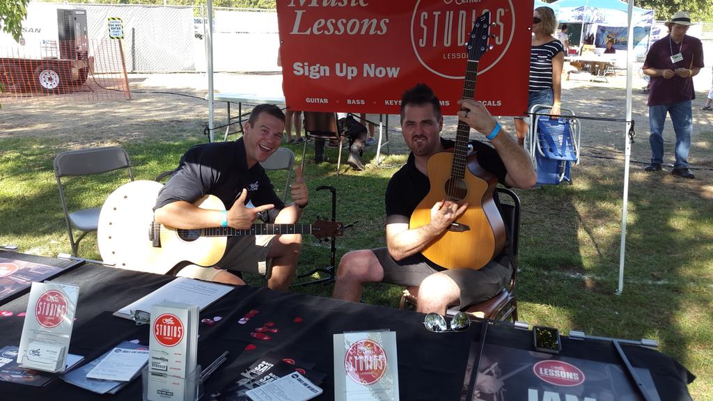 Mix951's tweet photo. Learn to play like the pros @SummerfestChico w/ @guitarcenter #StudioLessons another part of #InteractiveSummerfest http://t.co/4eTFWQOQB6