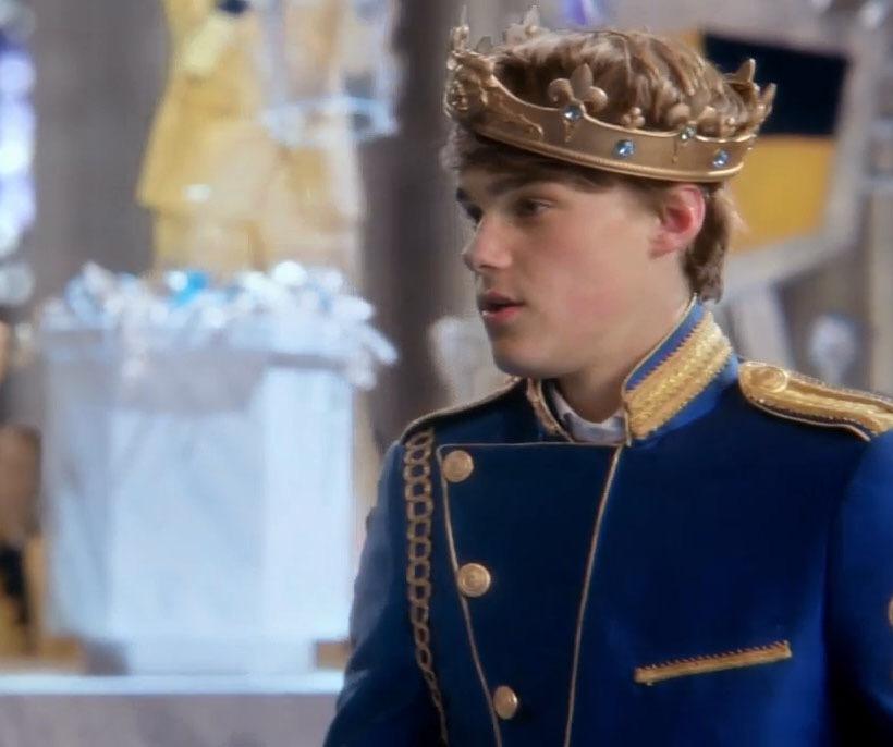 MitchelHope's tweet photo. Frozen Prince Ben, and still cute. Like always ❤️ http://t.co/oREgHCcsYL
