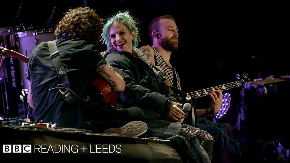 TheParamoreBand's tweet image. Paramore performing at Reading Festival one year ago! Watch the full show here: youtu.be/XX3sNjpukWo.