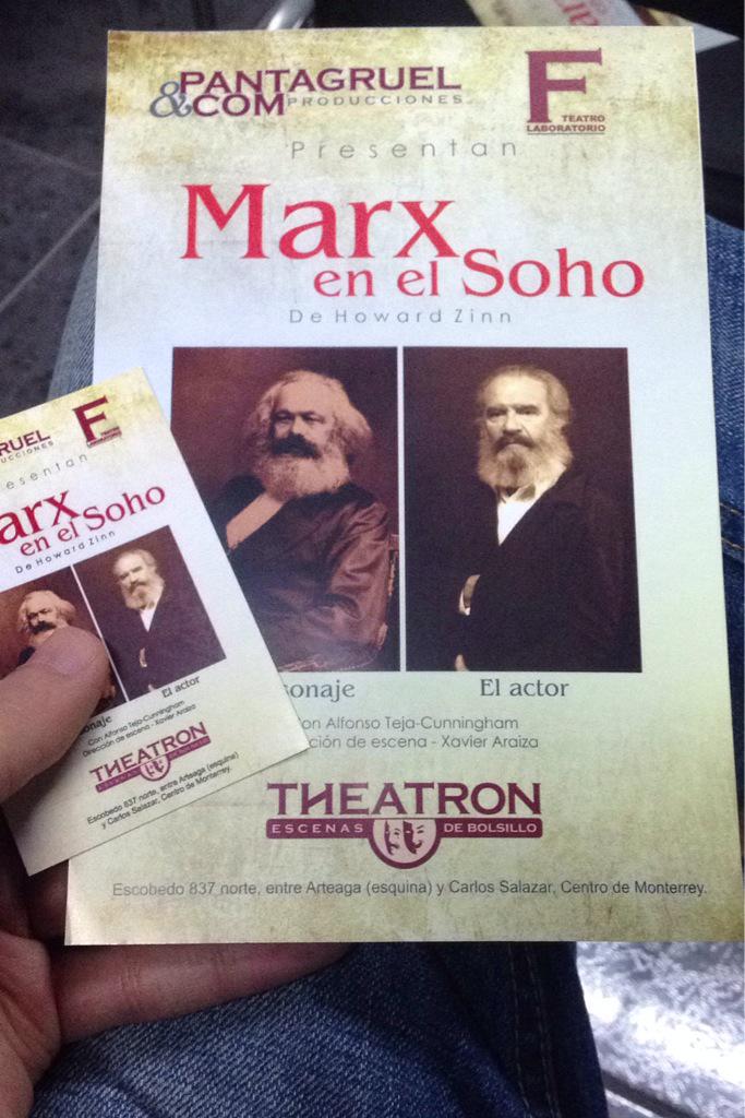 luciano_cdc's tweet photo. Sábado de teatro con @jetlichuang_cdc... mi palomita @lucia_cdc no quiso acompañarme... Capitalista! @corazoncondo http://t.co/QcC0cfy7My