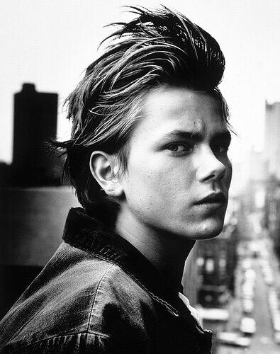 Happy birthday River Phoenix, rip 