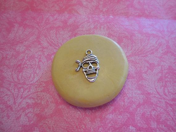 NetWorking4US's tweet image. Skeleton Head Mold, silicone mold, craft mold, resin, jewelry mold, food mold, dld.bz/dRjzH