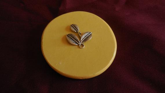 NetWorking4US's tweet image. Leaf Charm silicone mold, craft mold, Cake Molds, resin, jewelry mold, food mold, dld.bz/dRj4H