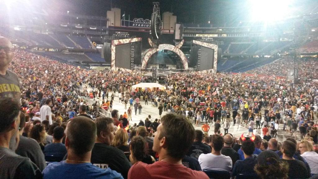 Ac/DC gillette