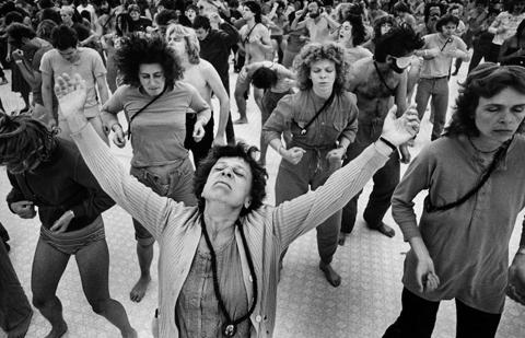 Секта. Тоталитарные секты. Виссарион секта красноярский край город солнца. Спасти секты. Адепты секты.