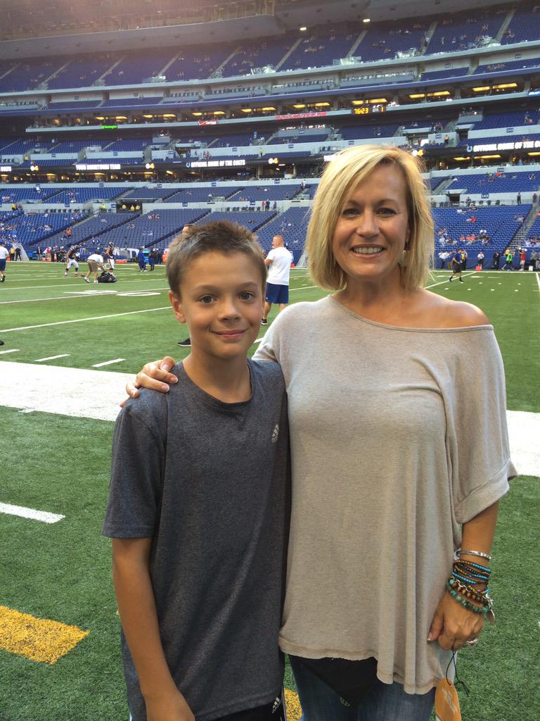 Jeff Hecklinski on Twitter "@ #CHIvsIND enjoying mom & son date night ... homemade Nude Pic Hq Jeff Hecklinski on Twitter "@ #CHIvsIND enjoying mom & son date night ... pic
