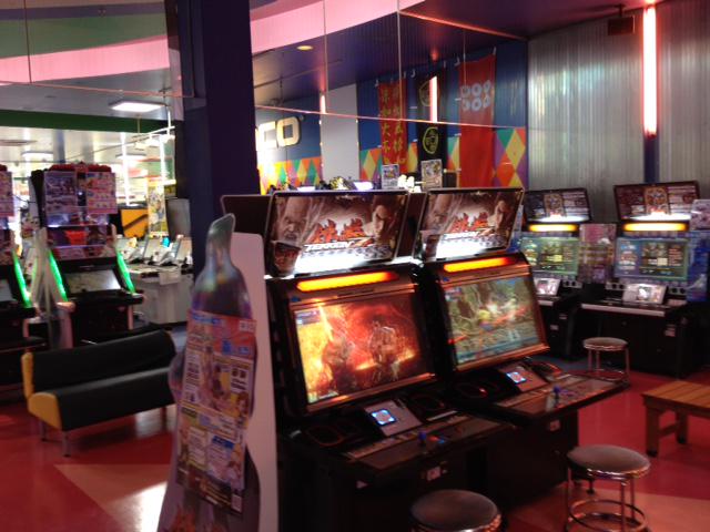 Namcoイオンタウン郡山店 Namcoイオンタウン郡山店では複数台設置 のゲーム機がいくつもあり 皆様でお楽しみ頂けます 戦場の絆 は８pod 湾岸ミッドナイト 太鼓の達人 ポッ拳は ４台となっております お一人様でも待ち時間が少ないメリットがござい