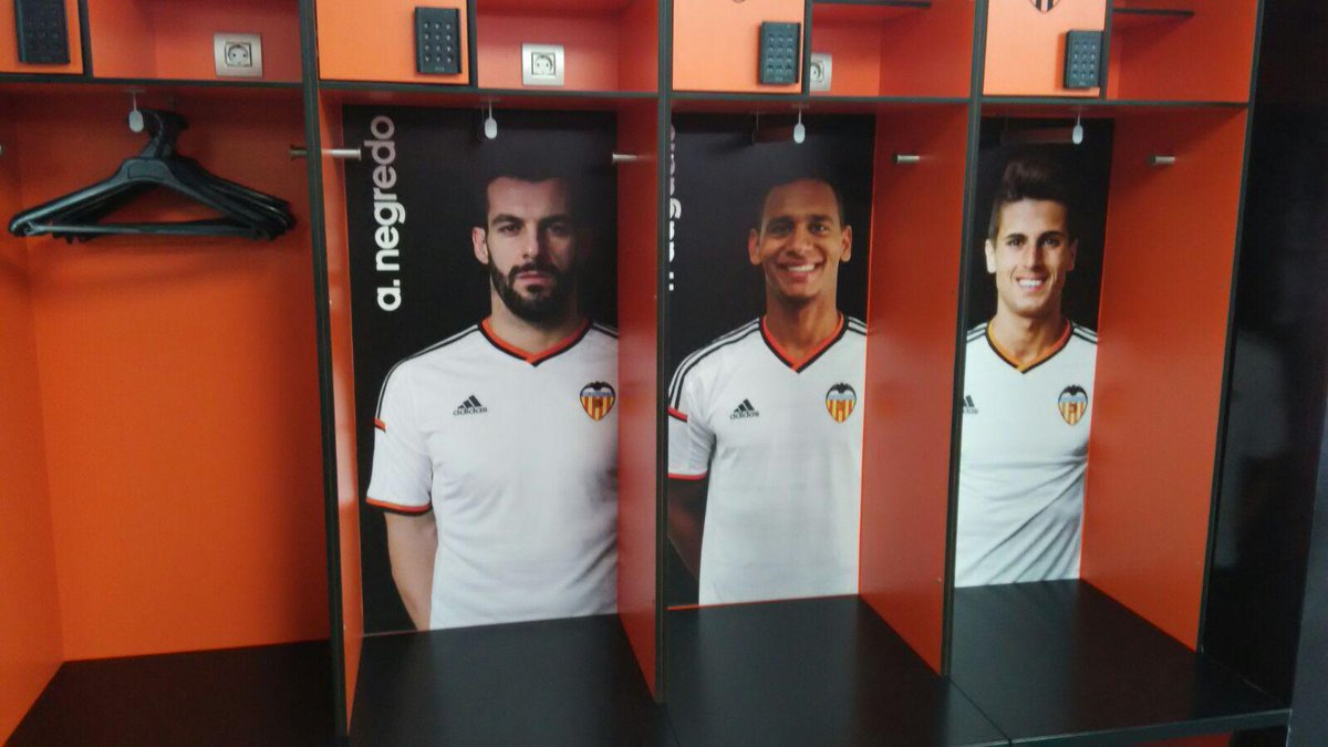 (Sebagian dari) Ruang ganti pemain Valencia CF di Mestalla #WeekendYukGoesToSpain
