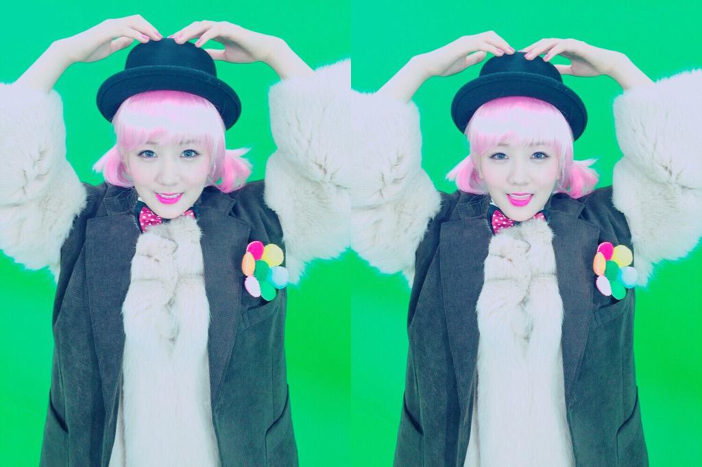 Apink_2011's tweet photo. [#보미] 오늘와준우리팬들 진심으로고마워요 항상하고나면아쉽지만 여러분진짜처음부터끝까지 응원해준덕분에 힘났어요 아자아자 마지막까지파팅 사랑해 #Apink #PINK_ISLAND http://t.co/2TKBYwuuqe