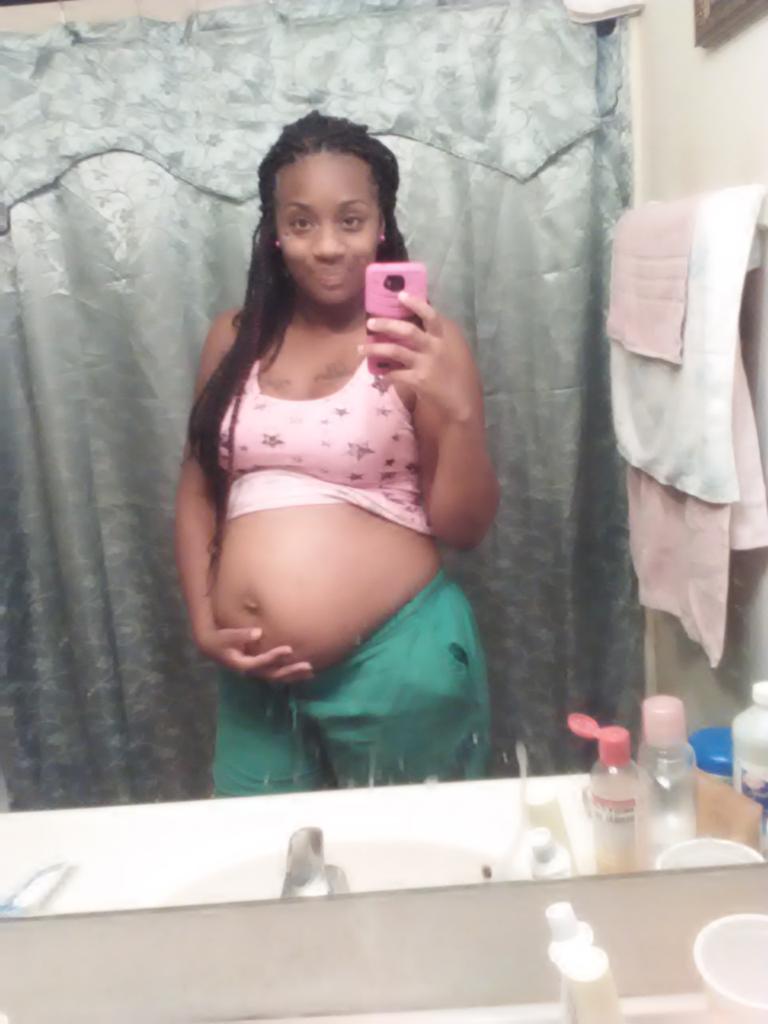 Nikapoo_19's tweet image. Round 3. 😘😍😊