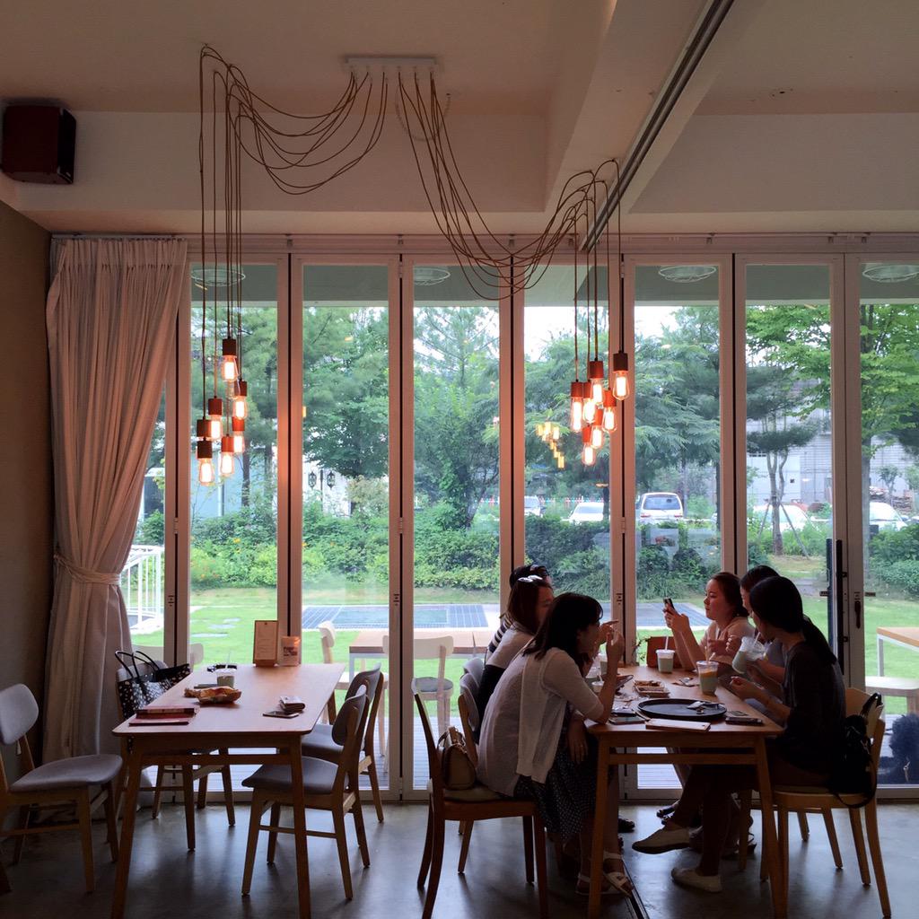 newsjean's tweet image. With #NorthKorea positioning artillery, US scrambling fighter jets, South Koreans at border are... drinking coffee