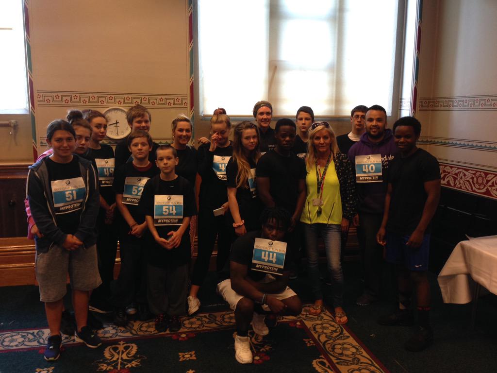 Amanda_rys's tweet photo. #rochdale10kmarathon #funmile @RochdaleYouthie #middleton http://t.co/lYUadXCZ3a