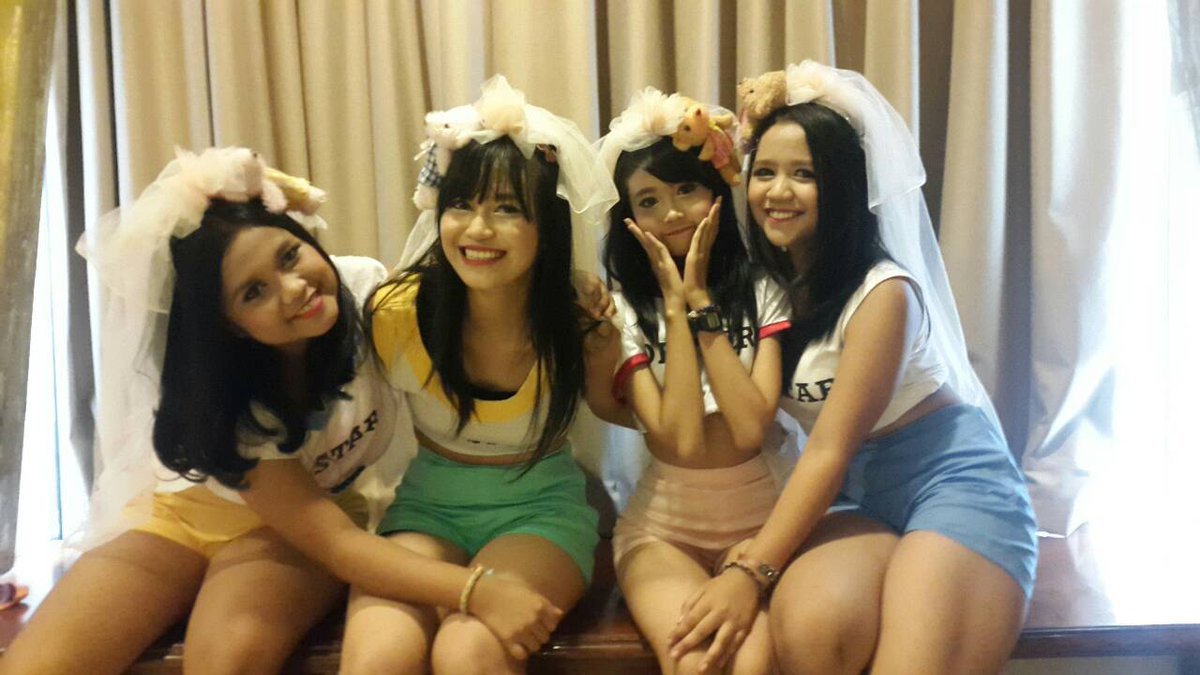 happy weekend pyoongg~ -bora