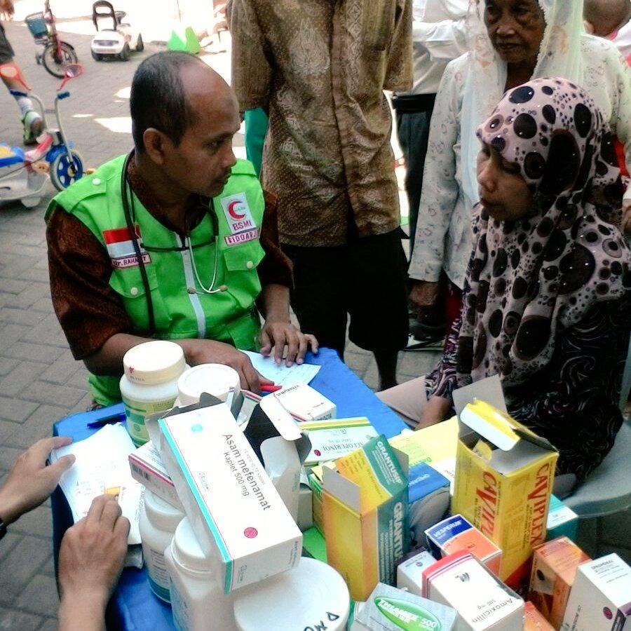 BSMIJatim's tweet photo. Bakti Sosial @BSMISidoarjo #bsmibaktiuntuknegeri @DPN_BSMI @BsmiJayawijaya @bsmilovers @bsmi_kotablitar @BSMIBali http://t.co/3XlDcxFn0U