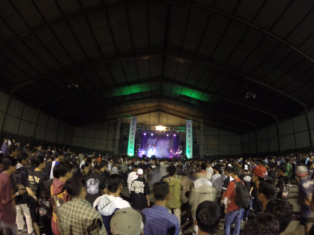 Terima Kasih buat semua teman2 sudah menjadi bagian di #YEAHYEAHTERRORFEST malam yang pecah dan sangat berkesan