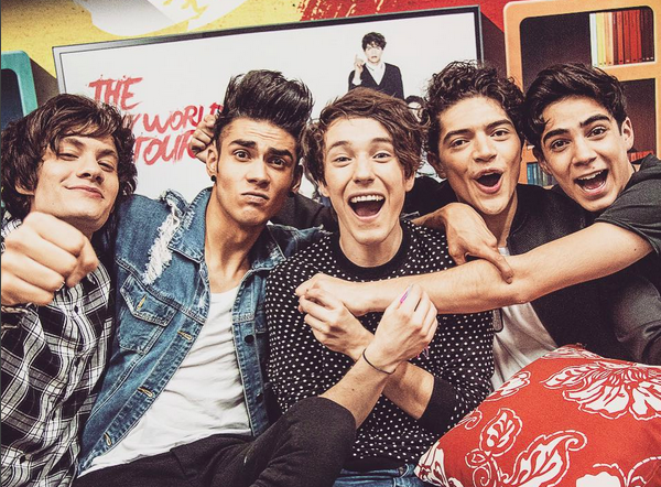 TKMmexico's tweet photo. No te puedes perder la emotiva foto de CD9 para celebrar sus 2 años juntos. Dale aquí-> http://t.co/Qpg99SShgq http://t.co/UKzL0sD3Qj