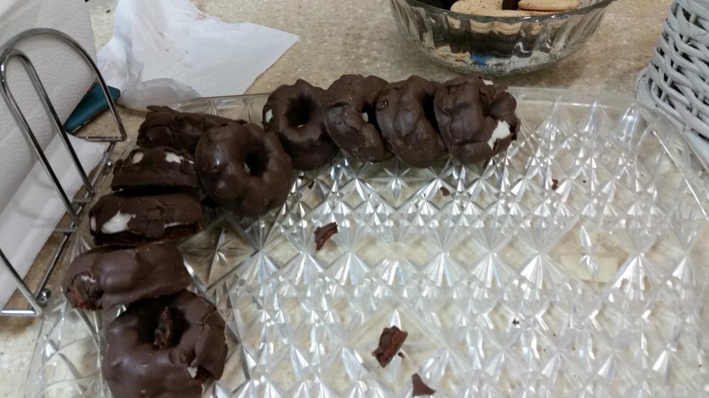 WCPStage's tweet photo. Critically acclaimed cookies enjoying being eaten by a wonderful audience! #theatre #theater #cookies #sabrinafair http://t.co/t6IXbTnuzI