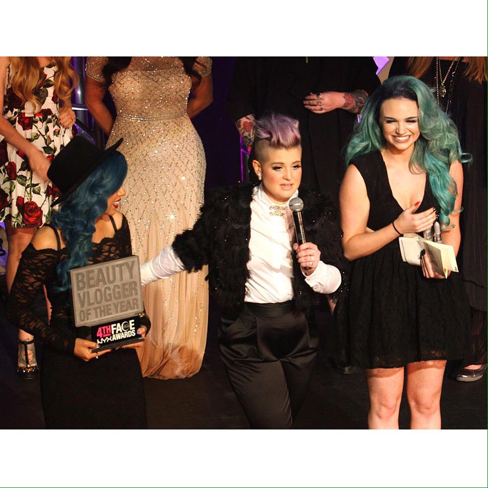 Give it up one more time for your #NYXFaceAwards winner <a href="/Glam_And_Gore/">Follow @GlamAndGore</a>!! Thanks for tuning in and have a good night!