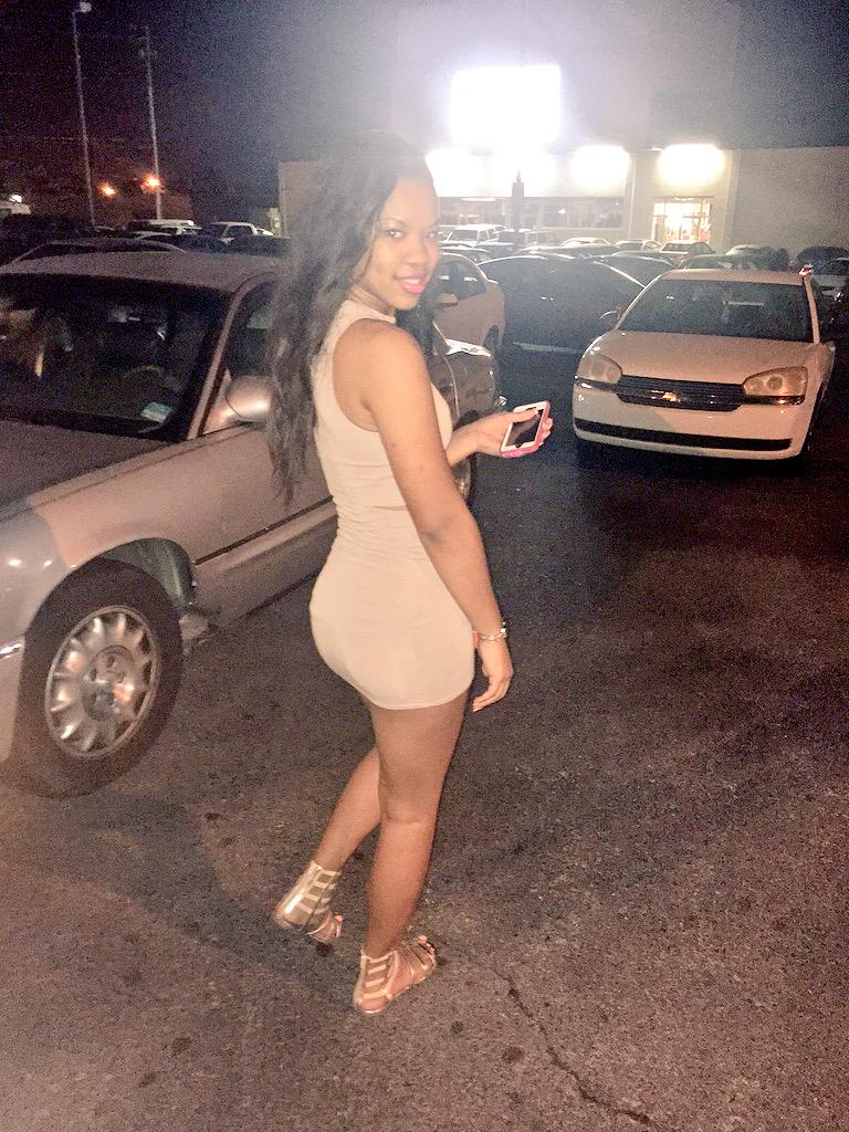 _GorgeousMee_'s tweet photo. outchea😍 #BossLounge #AAMU http://t.co/URV1FigT97