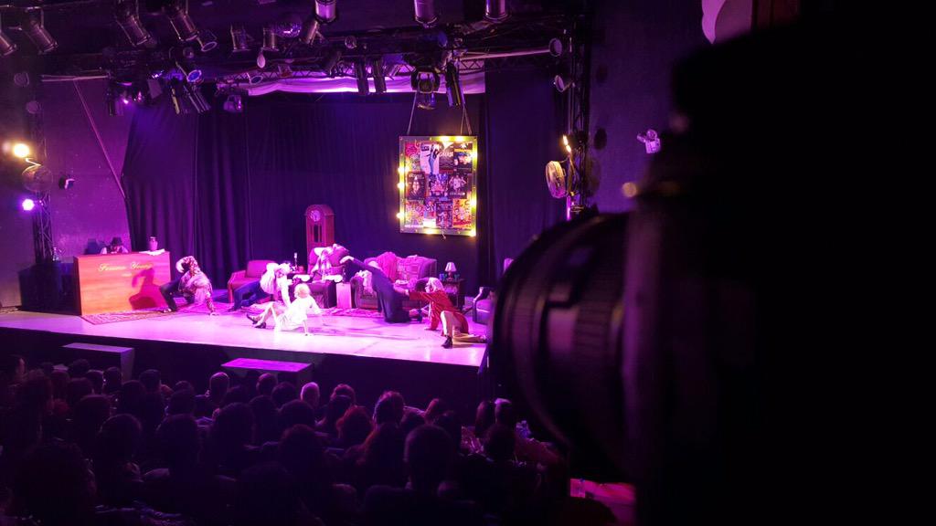 TresImanesFilms's tweet photo. Sábado funcion llena, Hoy domingo se acaba #ForeverYoung   Recomendable total #teatro @ArmandoCoyote http://t.co/0AXilzig8O