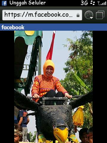 Bu lurah omy ikut berparsitipasi memeriahkan hut RI  ϑȋ̝̊  pasirkunci trimaksih bu lurah jdi tambah rame@ridwankamiI