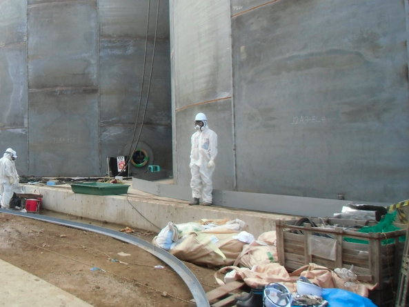 fukushimaleakx's tweet photo. 3rd worker died in Fukushima plant after the work relat... http://t.co/2TcnUpEF16 via @FukushimaDiary #Fukushima http://t.co/aeDjcIVJGm