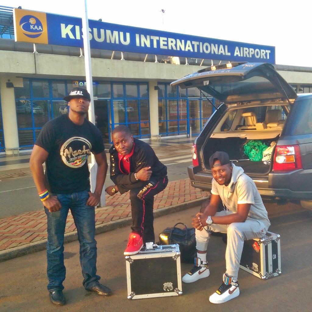 mzaziwillytuva's tweet photo. After a successful show in Busia #ClubChanges #MsetoCrew we are back in Nairobi http://t.co/oX8EvdaJ79