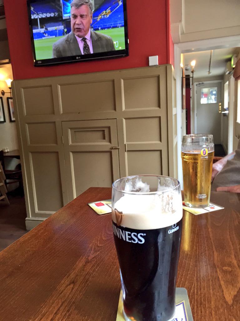 frgsn99's tweet photo. @duncastley @GazAstley @MichaelLarkin21 #nosun #PUBTHEN!!!!! http://t.co/HD404EoMnH